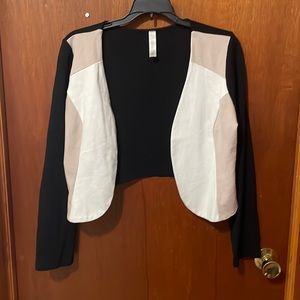 Cropped fitted color blocked jacket